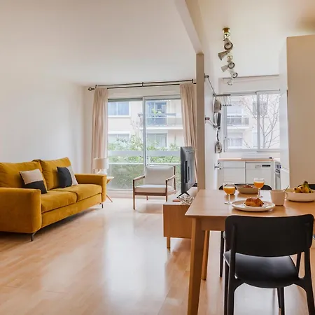 Apartment Arsonval Design Paris